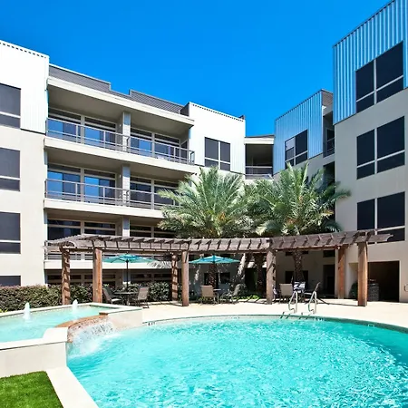 Sunshine At Post Oak Appartement